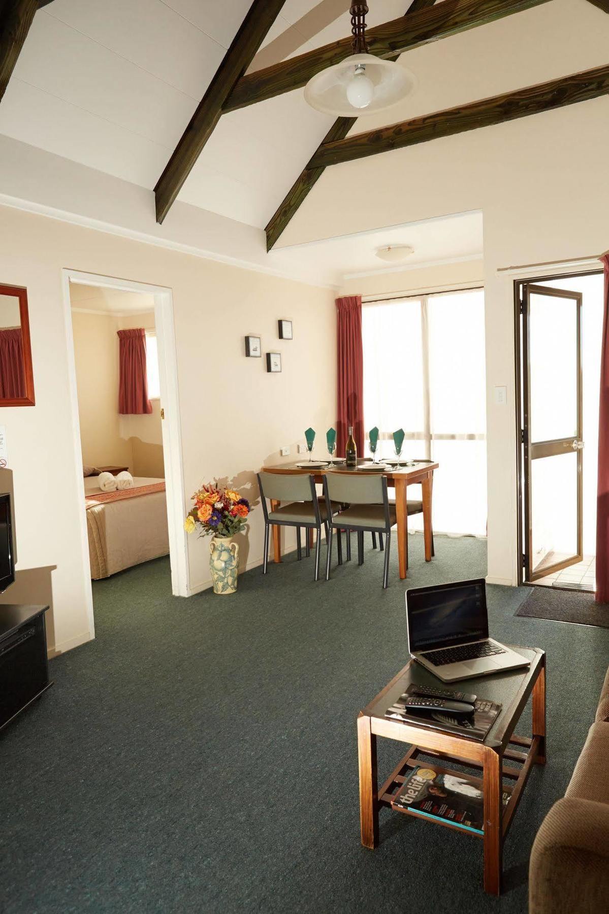 Bavarian Motel Инверкаргилл Экстерьер фото